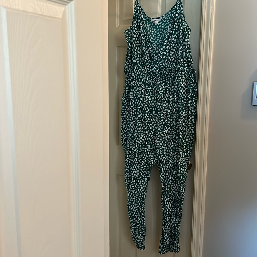 Jumpsuit Size XXL Never Worn